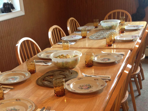 Lodging at Kodiak hunting and fishing charters the dining area